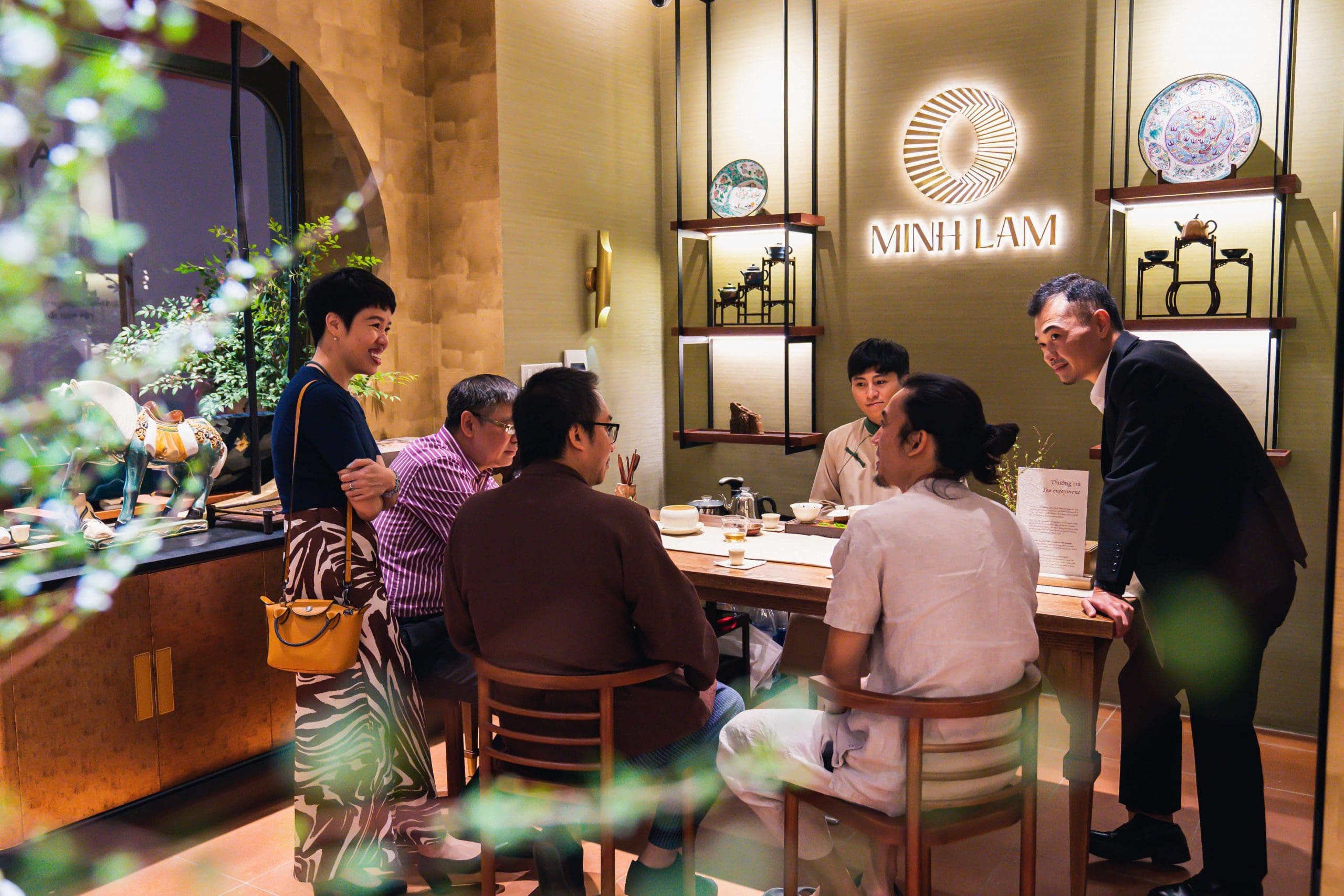 Minh Lam showroom là nơi trải nghiệm trà của người Việt và lan tỏa thói quen uống trà